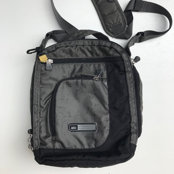 REI Handbags - REI multi pocket bag